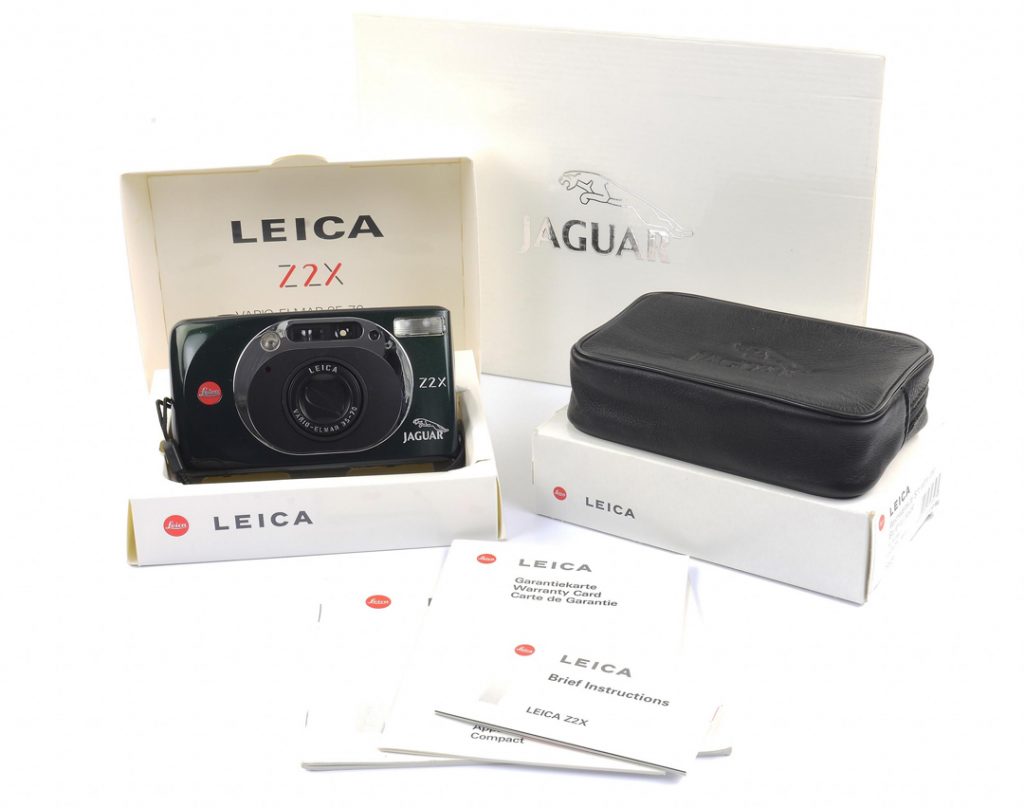 カメラ フィルムカメラ Leica Z2X I guess because it's not a solid metal $8000 camera.